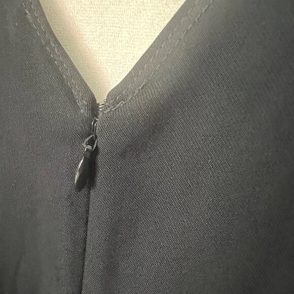 NWOT Loft Petites Woman's Black V-Back Jumpsuit- Size 12P - Picture 14 of 15